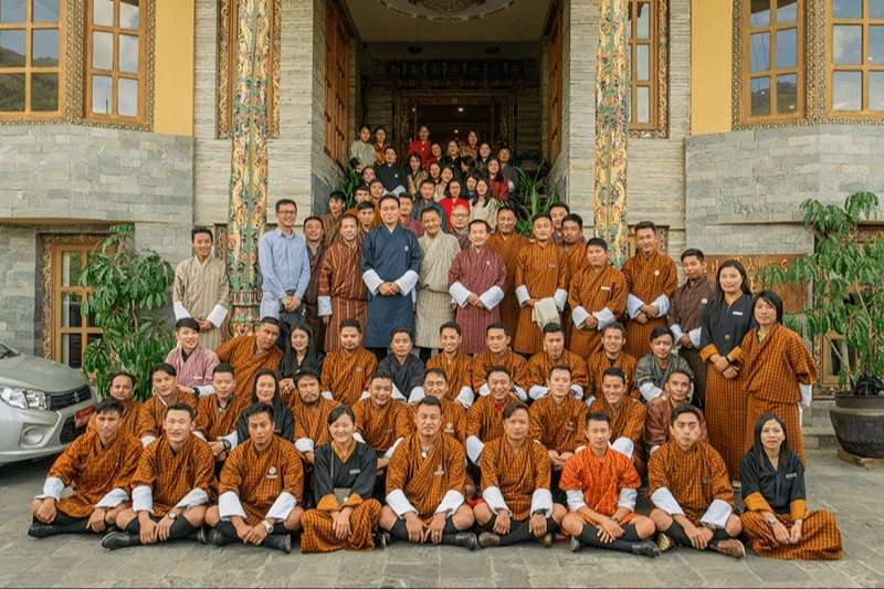 Đội ngũ hướng dẫn viên và văn phòng du lịch Bhutan