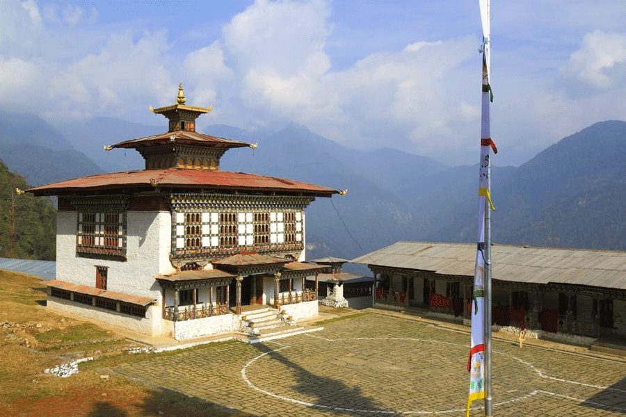 Du lịch đến Mongar Dzong Bhutan