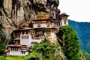 Leo lên Tu viện Tiger’s Nest – Biểu tượng thiêng liêng của Bhutan