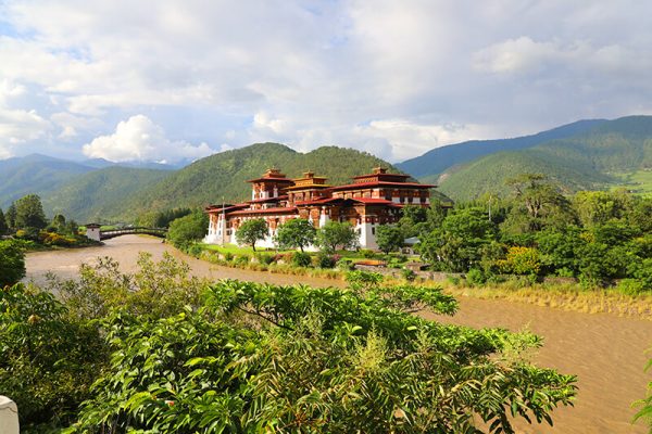 Pháo đài Punakha Dzong tour Bhutan