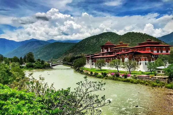Thung lũng Punakha – Điểm ngắm chim nổi tiếng trong tour Bhutan