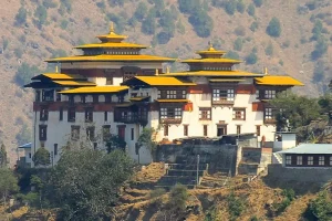 Tu Viện Tashigang Dzong - Pháo Đài Cổ Trấn Giữ Miền Đông Bhutan
