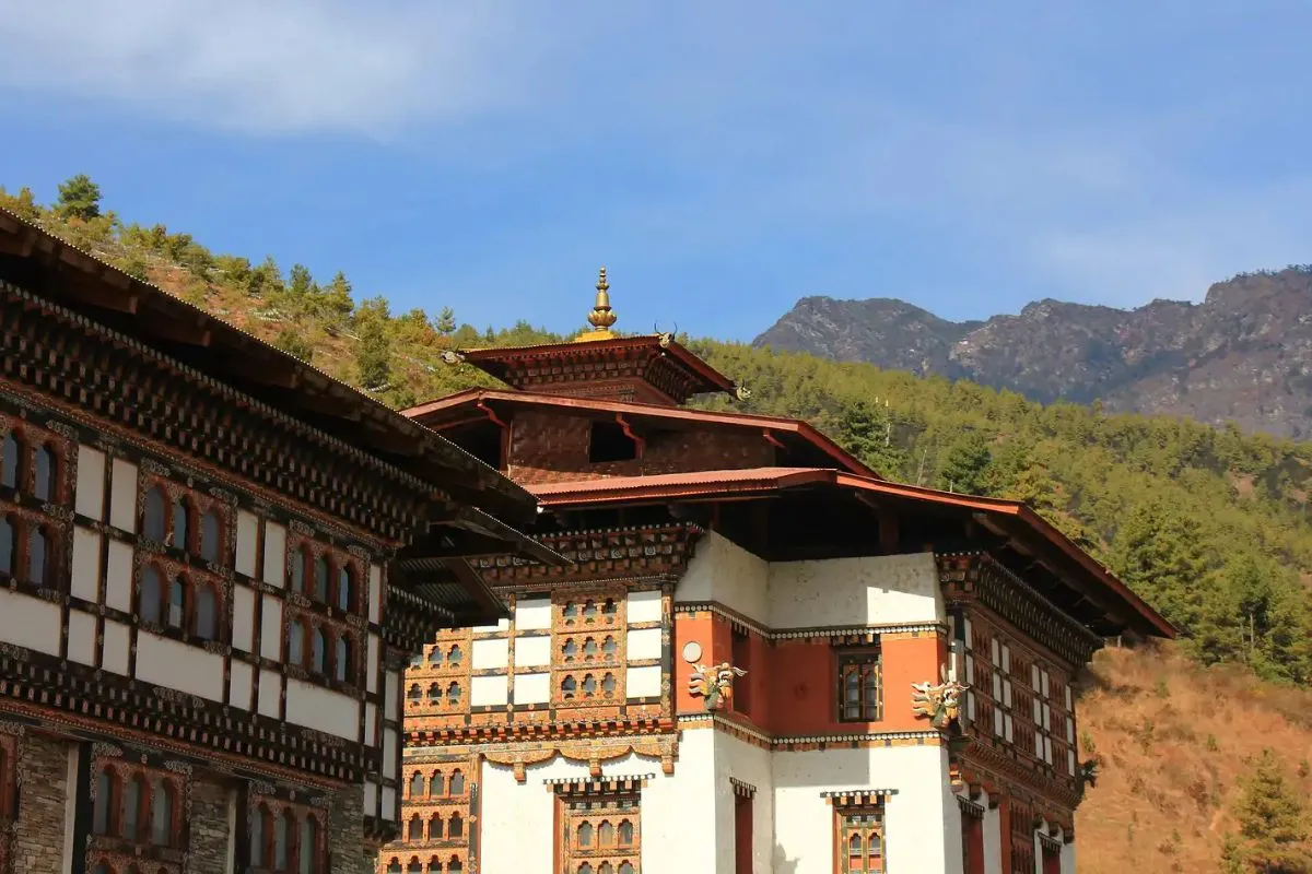 Cách Bảo Tồn Văn Hóa Truyền Thống Từ Bhutan Và Nhật Bản