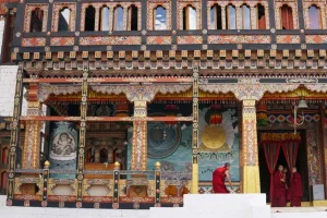 Cách Bảo Tồn Văn Hóa Truyền Thống Từ Bhutan Và Nhật Bản