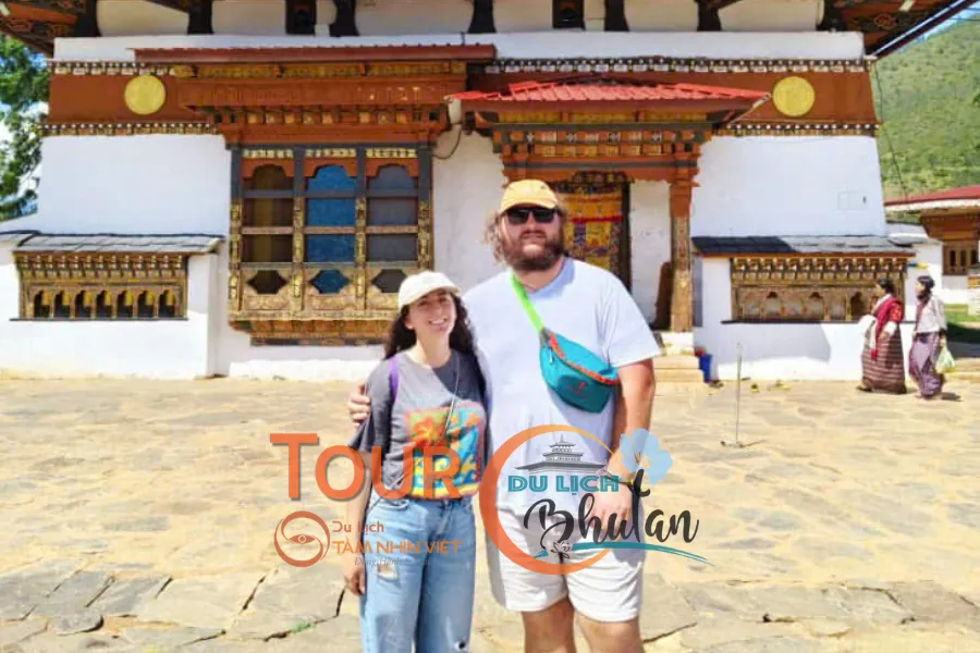 Khách hàng đi tour du lịch bhutan