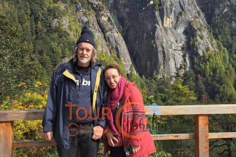 Khách hàng đi tour du lịch bhutan